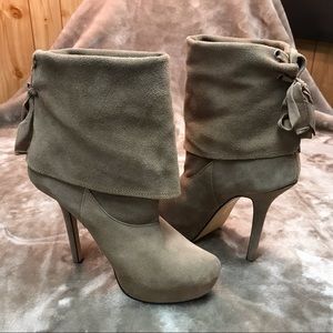 Bakers Reagan Tan Suede Boots
